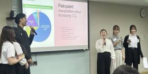 企業へプレゼンテーション